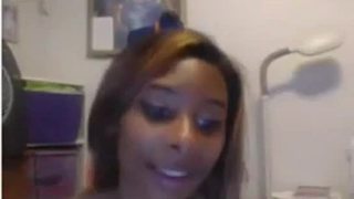 Sexy ebony webcam chick