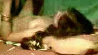 Homemade indian aunty fucked by husband with creampie