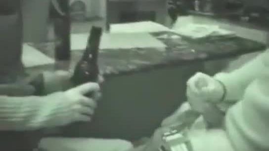 Mom gives a blowjob in secret at night
