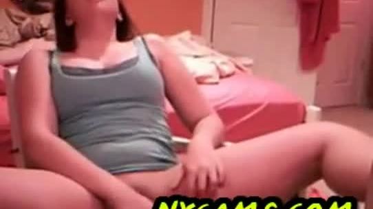 Gorgeous amateur teen dildo on cam