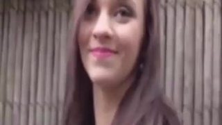 La jovencita mas jugoza del colegio me hace sexo oral en la calle mamada rica con corrida facial